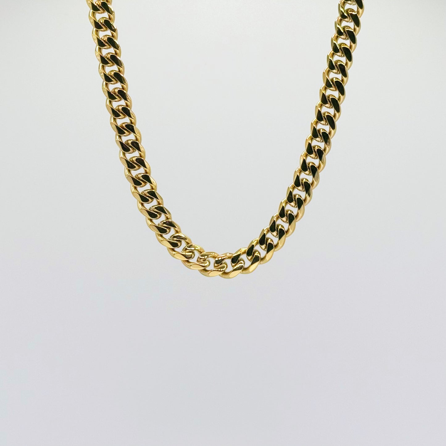 Cuban Link Chain in 18K Yellow Gold - 8mm