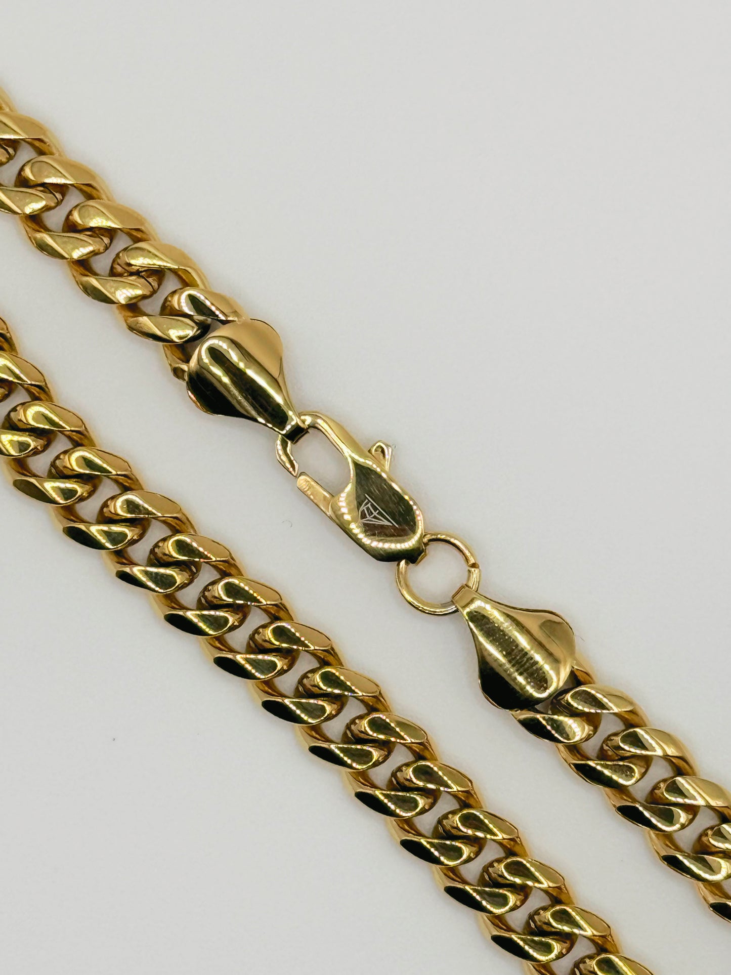 Cuban Link Chain in 18K Yellow Gold - 8mm